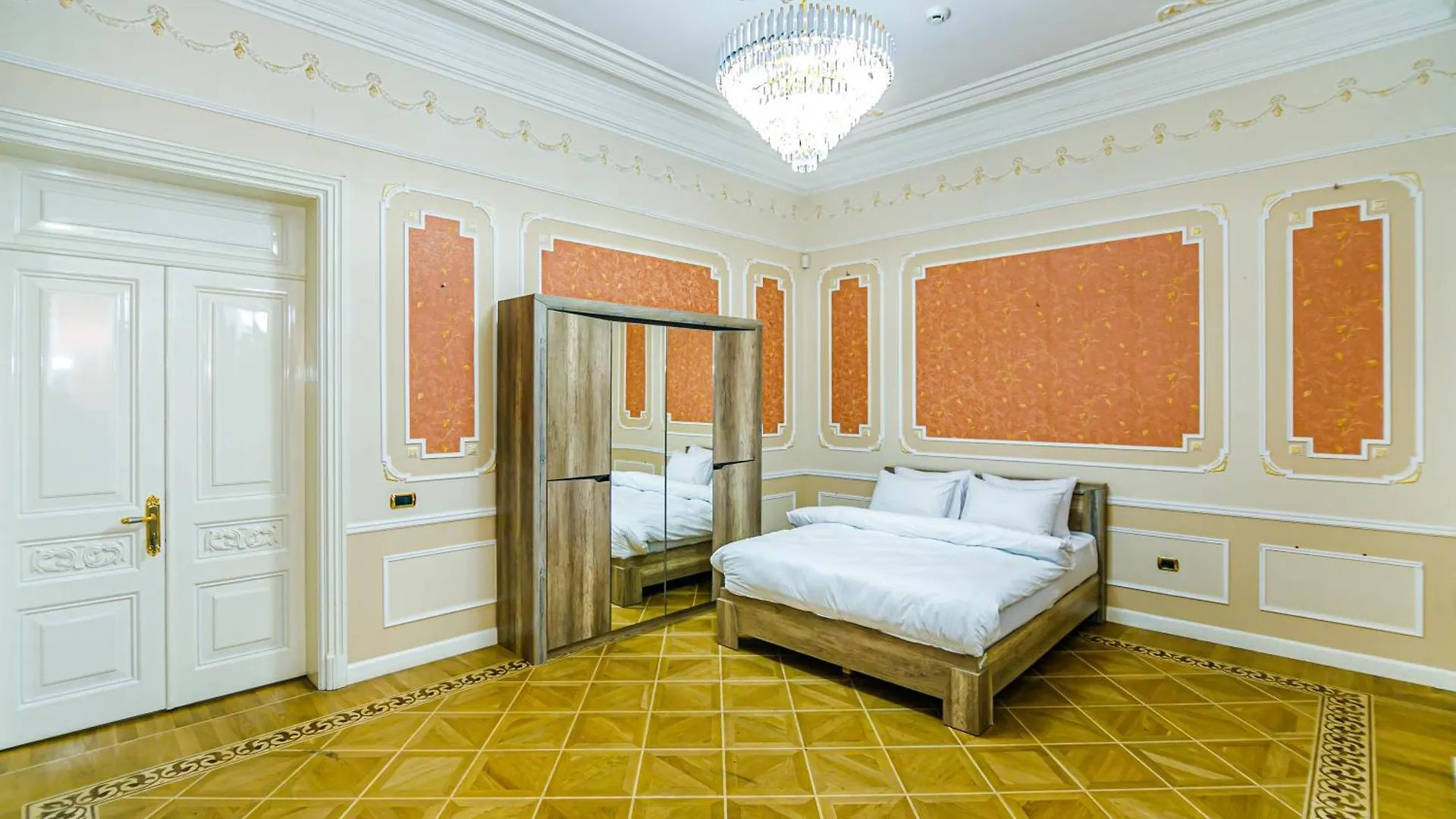 Nizami Street 7 Bedroom Baku Apartment