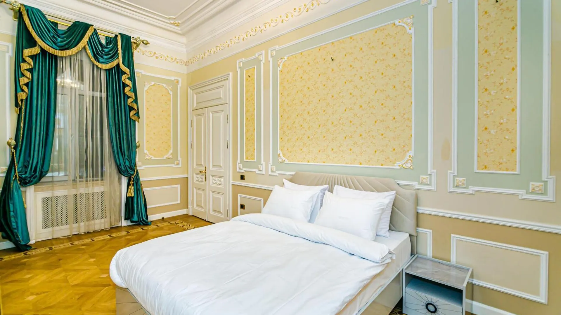 Nizami Street 7 Bedroom Baku