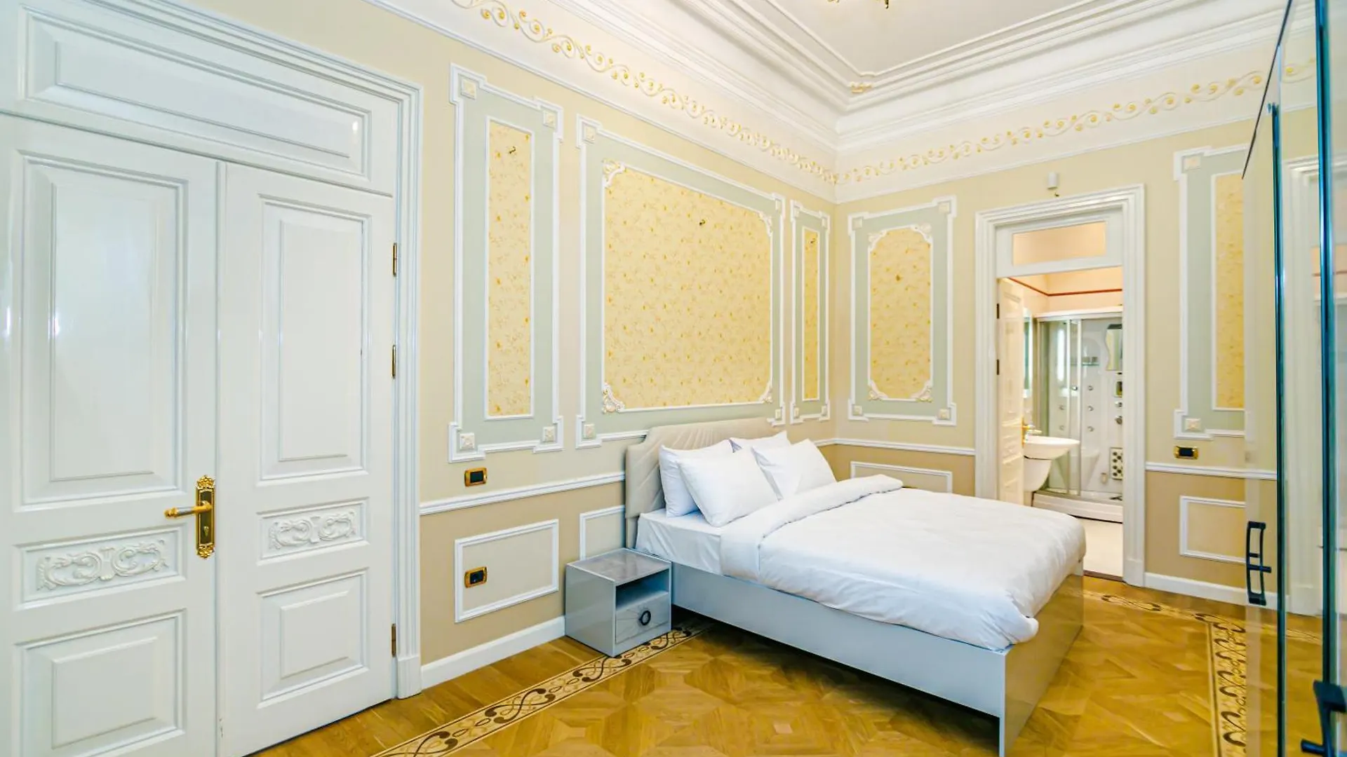 Nizami Street 7 Bedroom Baku Azerbaijan