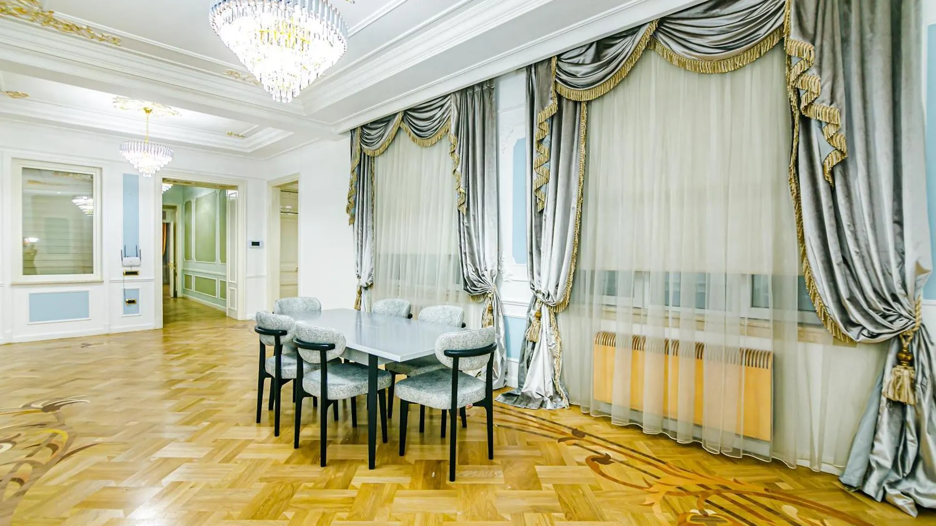 Nizami Street 7 Bedroom Baku Apartment