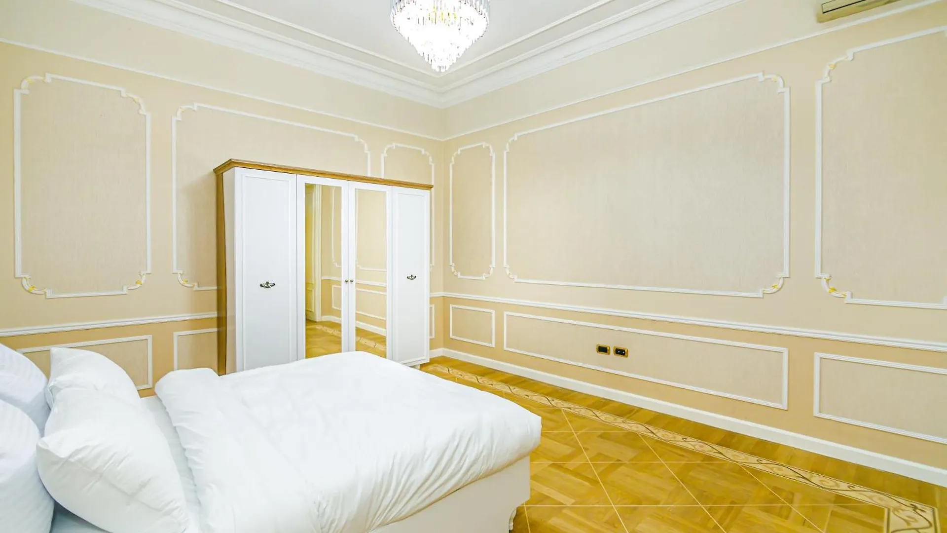 Nizami Street 7 Bedroom Baku Aserbaidschan
